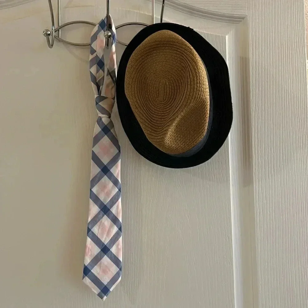 Children’s place neck tie/hat combo